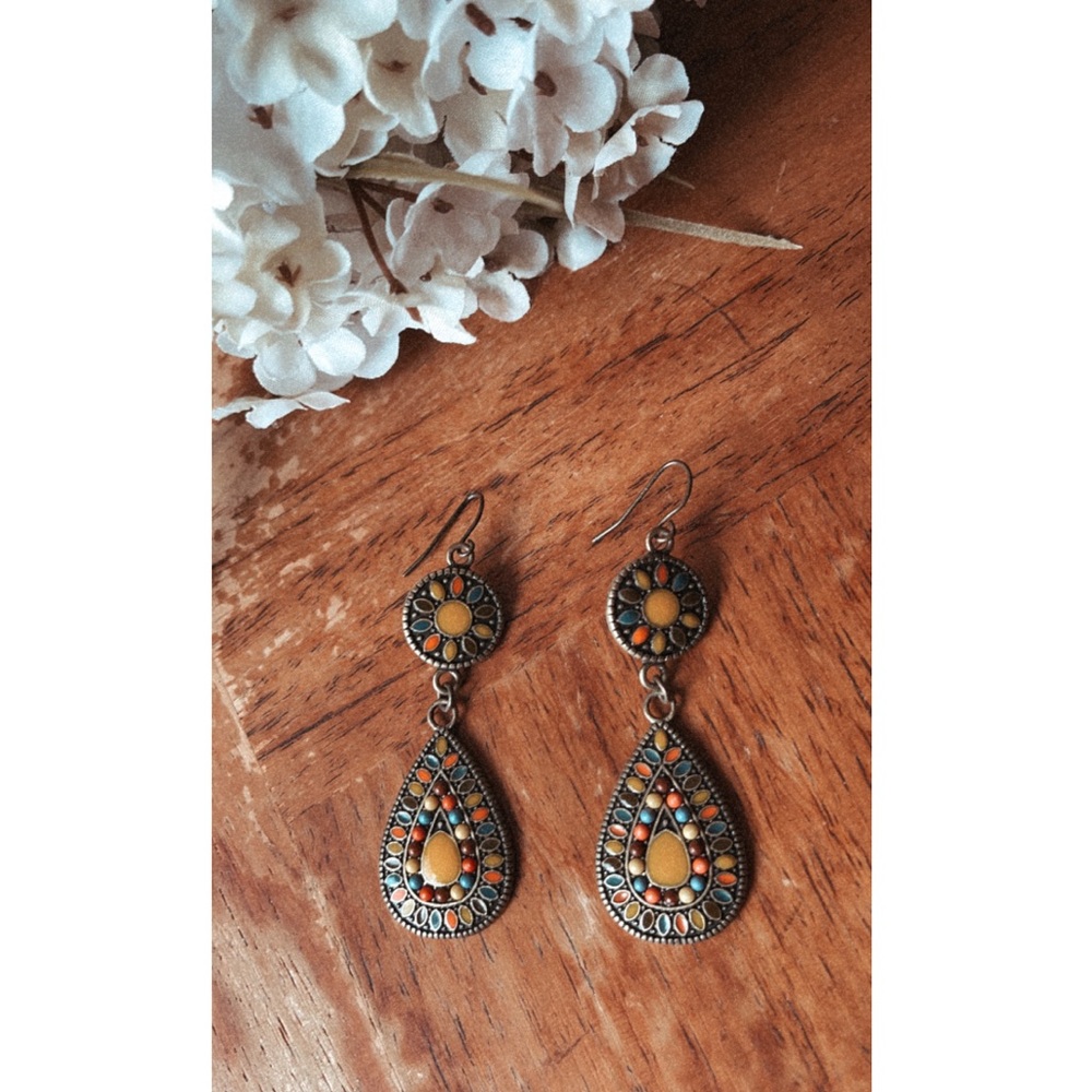 Multicolored dangle earrings